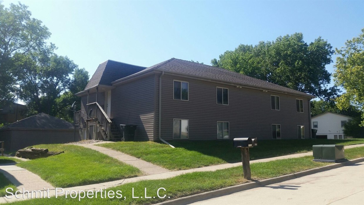 Primary Photo - 3017 Viking Dr