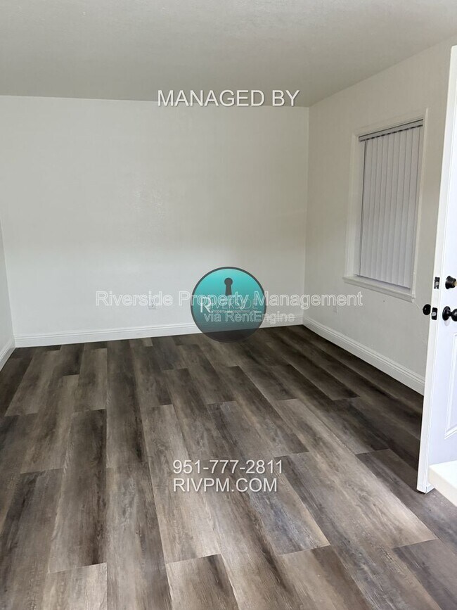 Foto del edificio - 24146 Atwood Ave