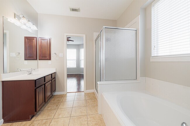 Building Photo - 8322 Encinitas Cove Dr