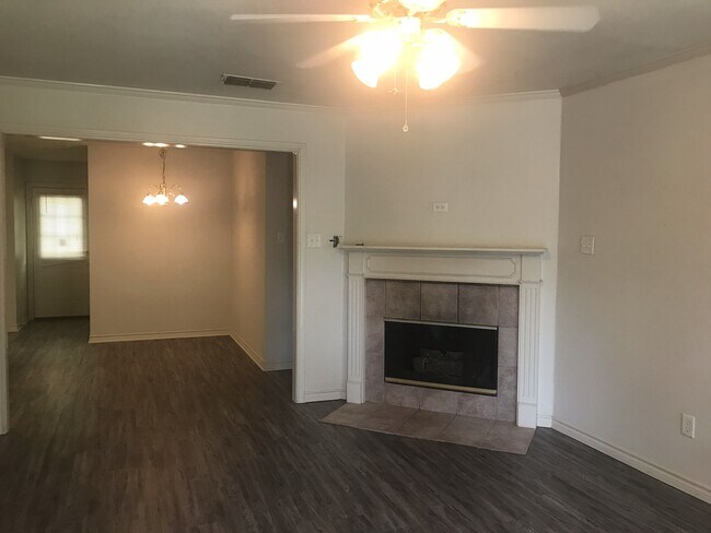 Building Photo - 2014 Seabiscuit