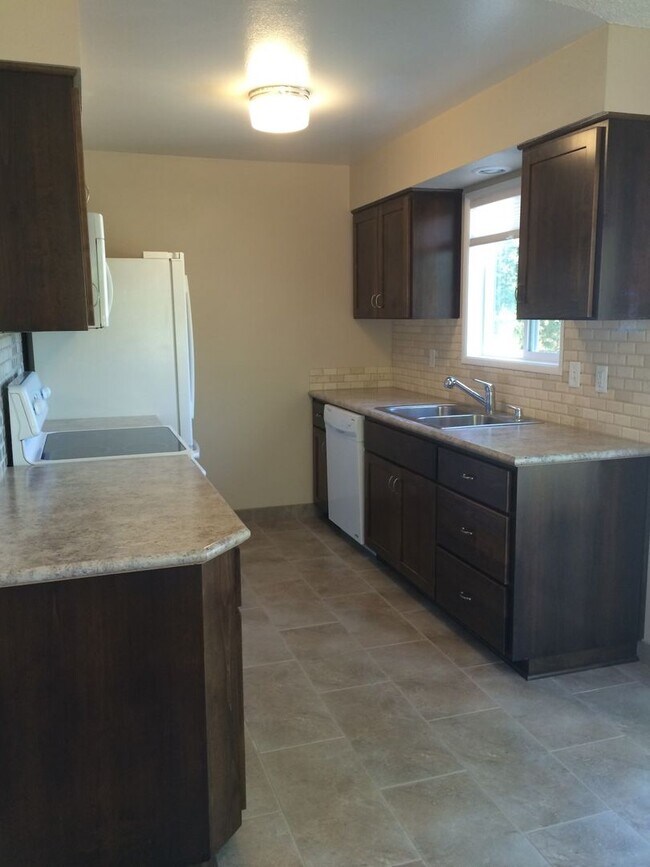 Foto del edificio - 613 E 22nd St