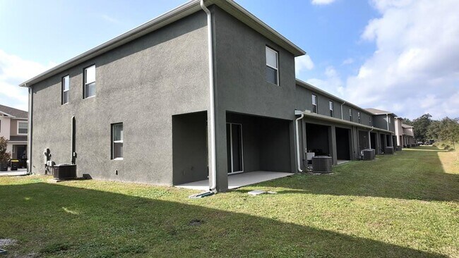 Foto del edificio - 1241 Yellow Finch Dr