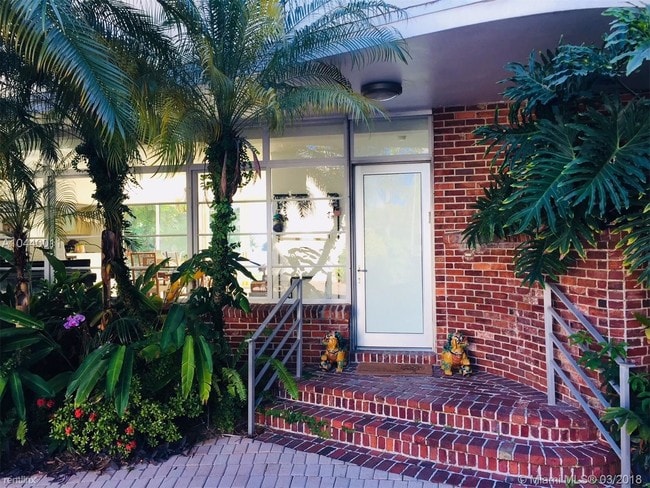 Building Photo - 6 br, 5.5 bath  - 5601 N Bayshore Dr