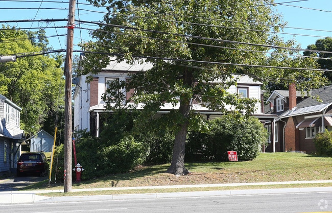 Building Photo - 1245 Western Ave