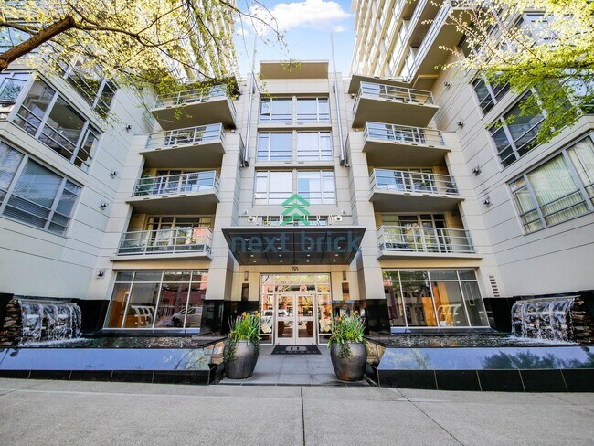 Building Photo - Conveniently Located 1 Bed 1 Bath Downtown...