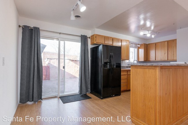 Building Photo - 3 br, 1 bath House - 624 Velarde Street