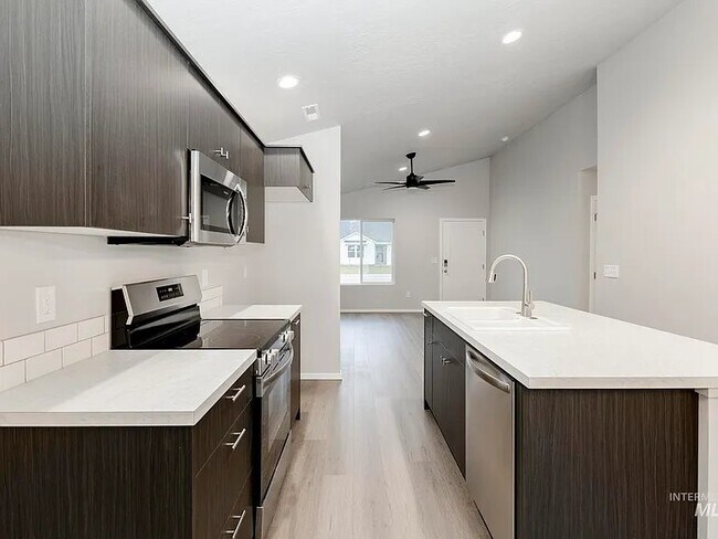 Foto del edificio - 785 SW Alpha St
