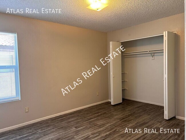 Foto del edificio - AVAILABLE NOW!! ONE MONTH FREE!! 2 bed 2 b...