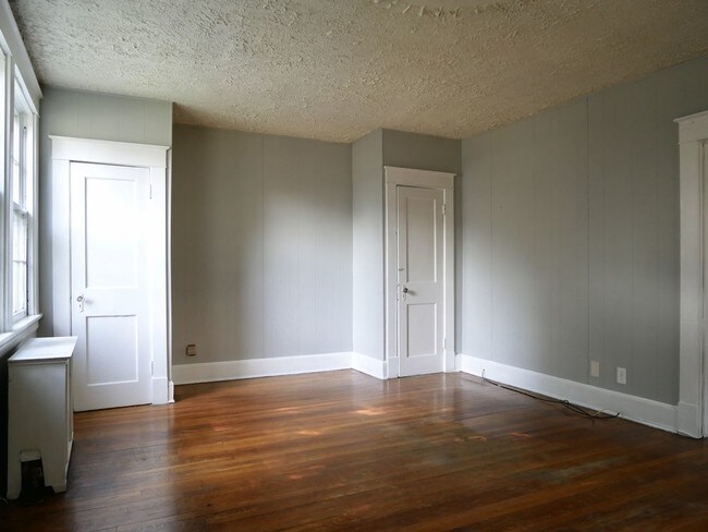 Building Photo - 3212 Lamb Ave