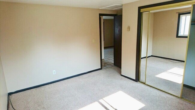 Foto del edificio - 2930 Beverly Hills Dr