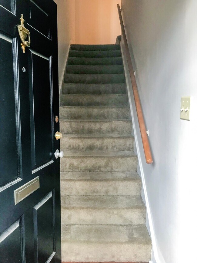 Foto del edificio - Summerville Townhome with Fully Equipped K...