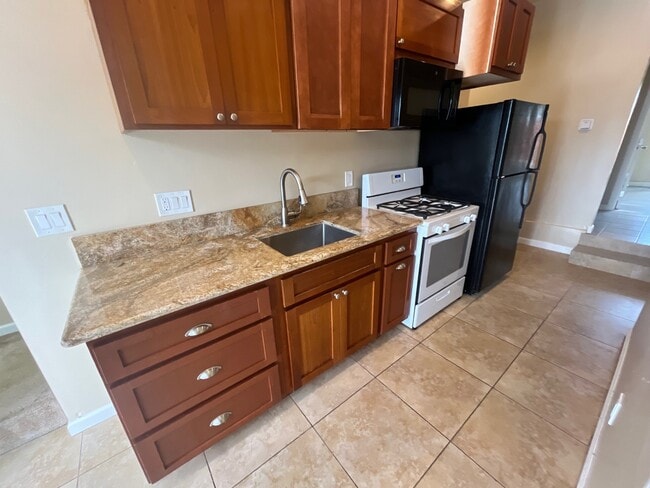 Building Photo - 5432 Mary Lane Dr