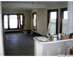 Interior 2 - 317-19 Leavenworth Ave