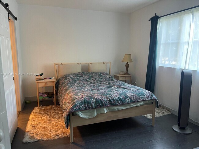 Building Photo - 2541 Centergate Dr