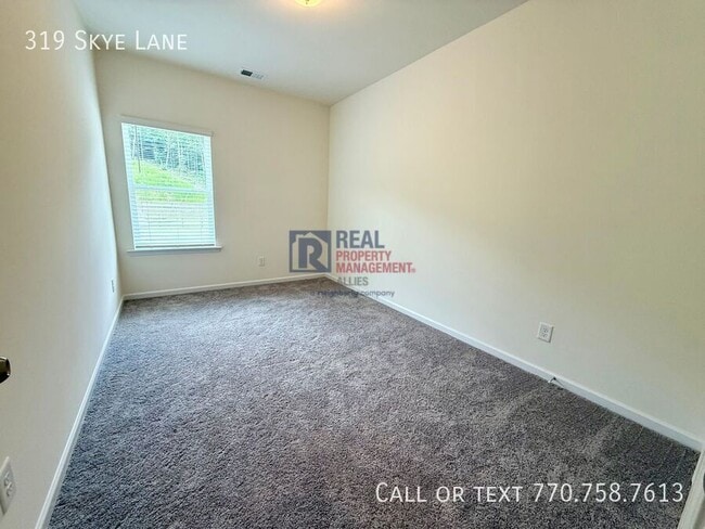 Foto del edificio - 319 Skye Ln