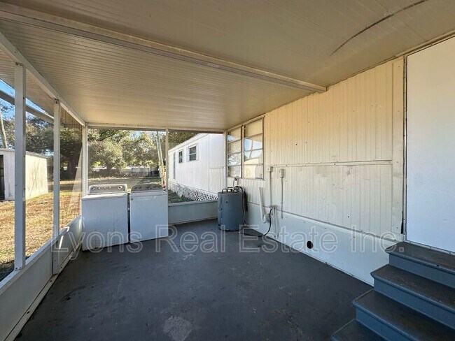 Building Photo - 7891 Suncoast Dr