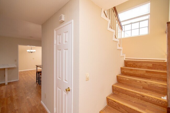 Foto del edificio - 932 Oak Glen Ln