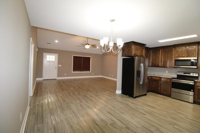 Building Photo - 2280 Equinox Ave