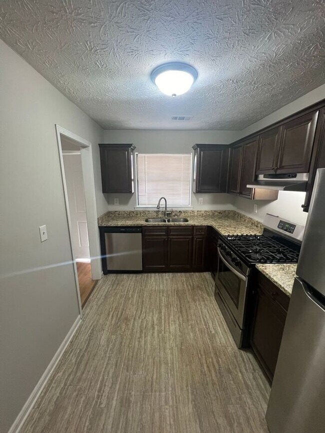 Foto del edificio - Ready Now!!! Cozy ranch 2 bedroom 1.5 bathroom duplex in Snellville!