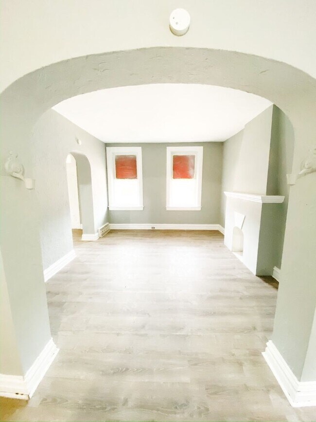 Foto del edificio - 2Bed 1Bath with Den!  Newly renovated!!
