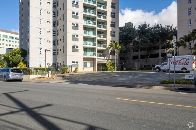 Building Photo - 1448 Young St
