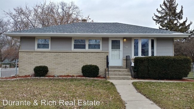Building Photo - 3 br, 1 bath House - 4052 S 76th St