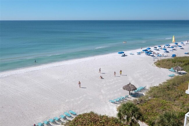 Building Photo - 2425 Gulf of Mexico Dr