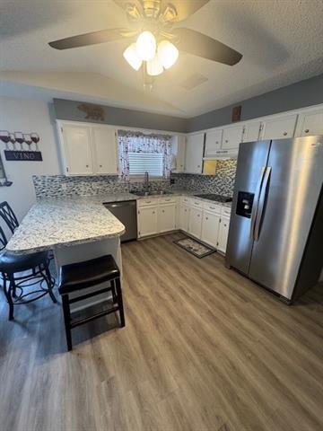 Foto del edificio - 641 Green Valley Dr