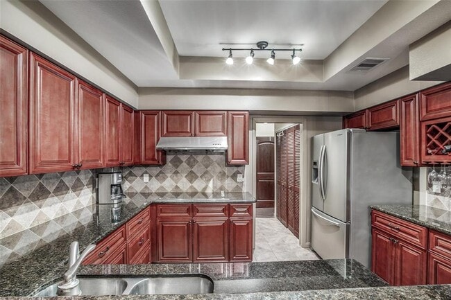 Building Photo - 246 Litchfield Ln