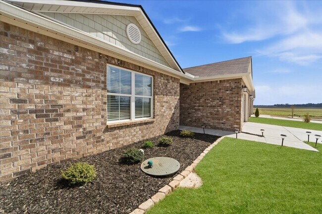 Building Photo - Move Right In! Immaculate 2024-Built Home in Growing Toney Community