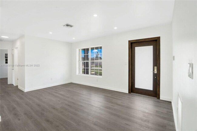 Foto del edificio - 10251 SW 156th St