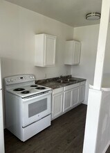 Building Photo - 522 W Alice Ave