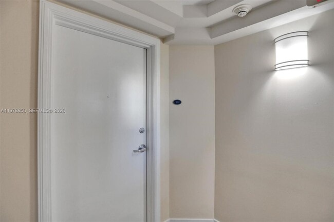 Foto del edificio - 6917 Collins Ave