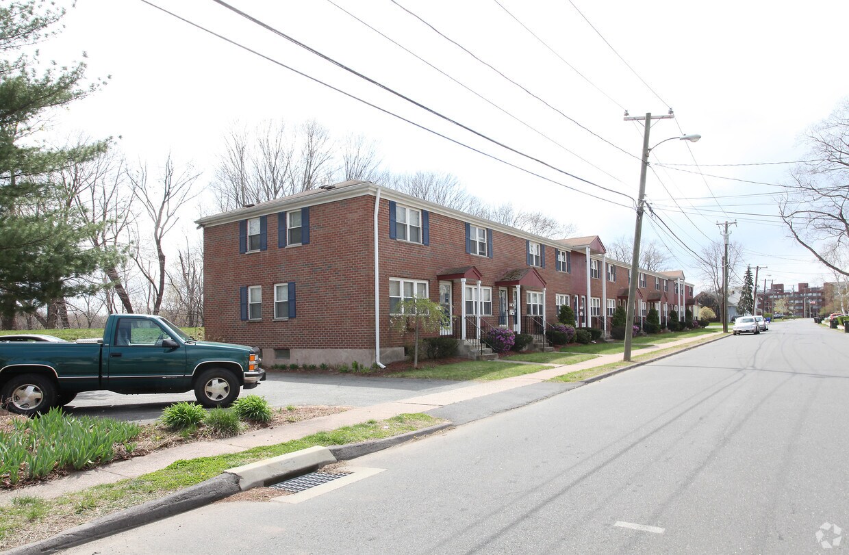 Building Photo - 41-65 Saunders St