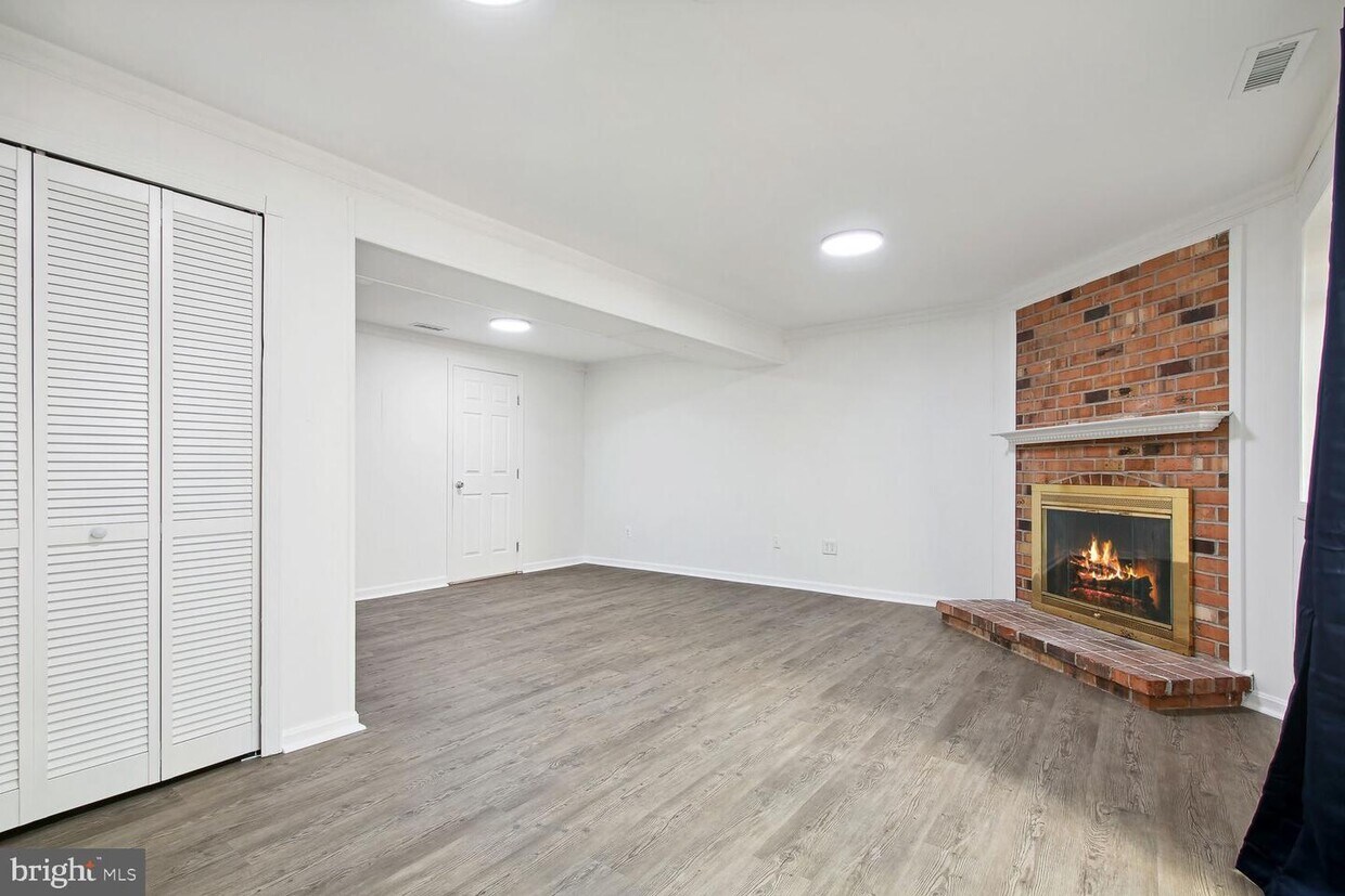 708 Birch Ct, Herndon, VA 20170 Townhome Rentals in Herndon VA