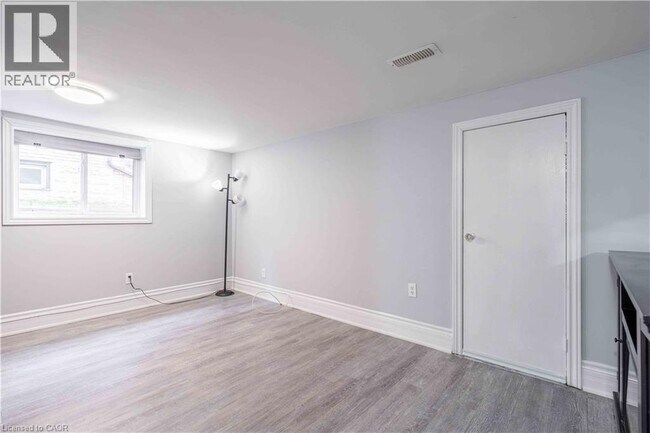 Photo du bâtiment - 73 W 3rd St