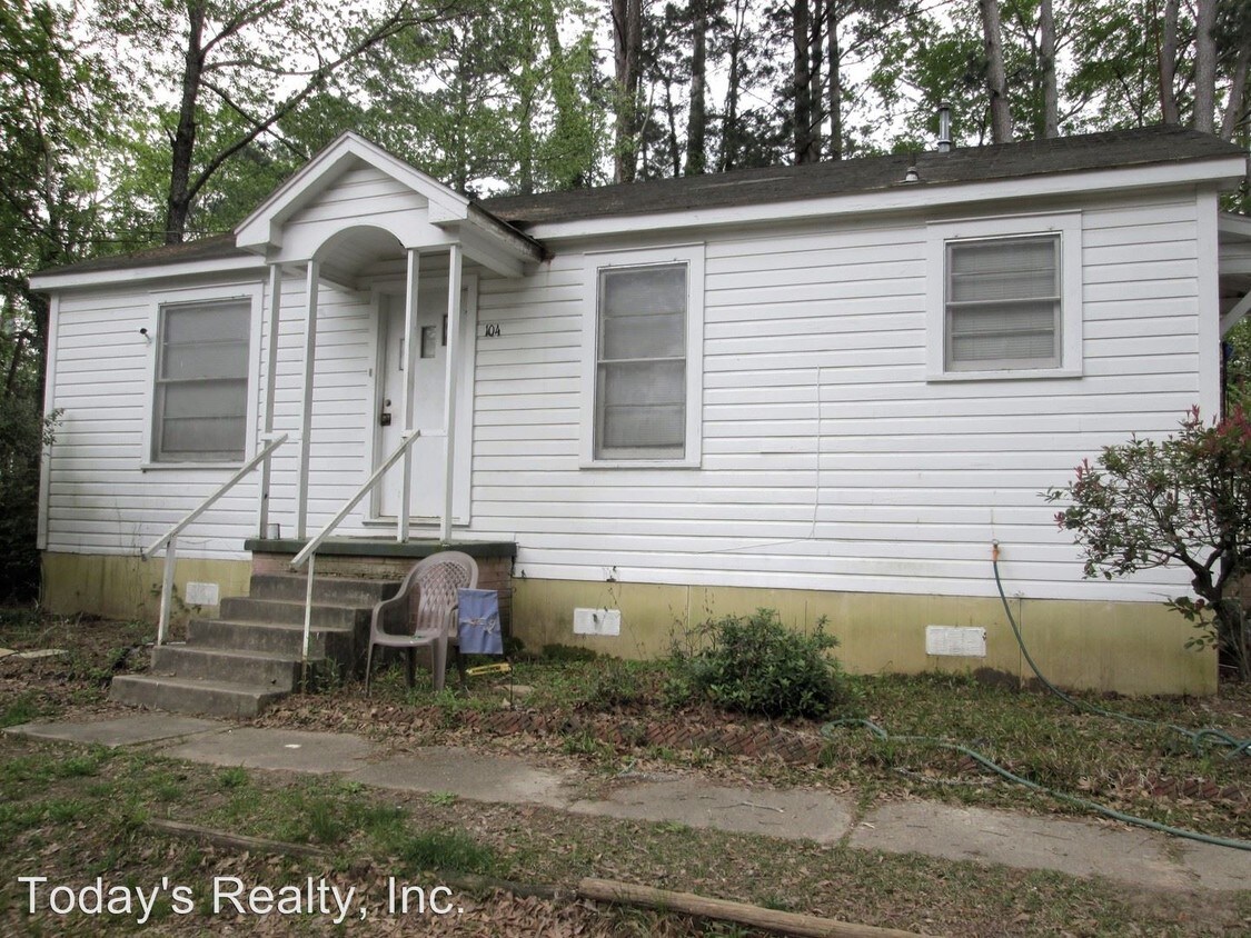Primary Photo - 2 br, 1 bath House - 104 E. Charlotte Avenue