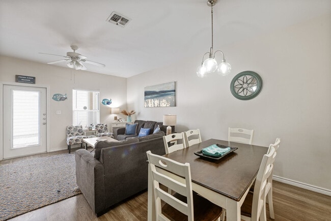 Building Photo - 14810 Leeward Dr