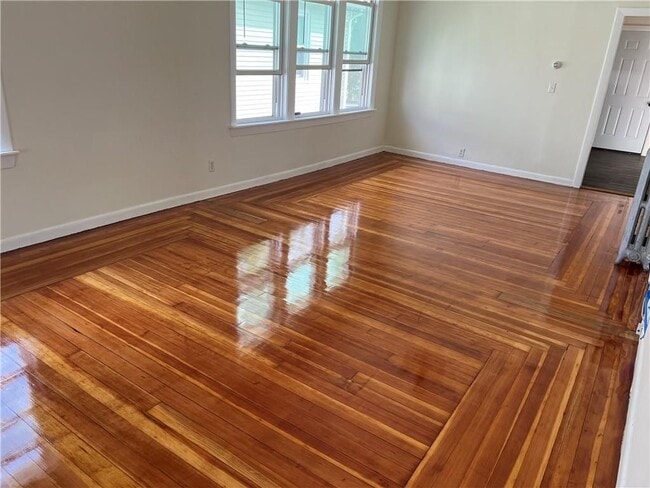 Foto del edificio - 22 Ingleside Ave