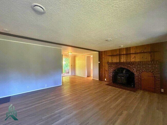 Foto del edificio - 23755 Priest Rd