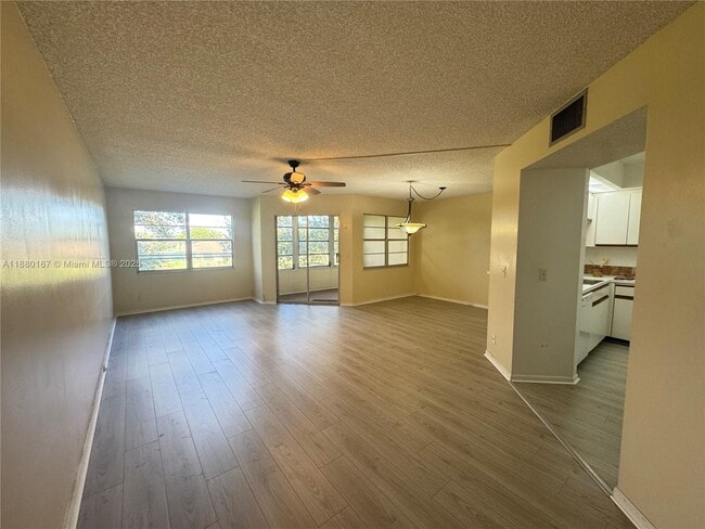 Building Photo - 1001 SW 128th Terrace