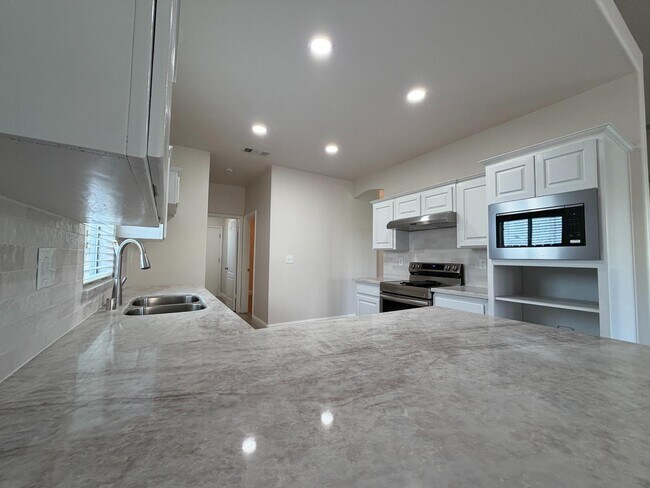 Foto del edificio - 2128 E St Andrew Dr