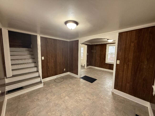 Foto del edificio - 1324 Kenwood Ave