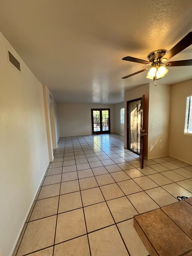 Building Photo - 3323 E Popinac Loop
