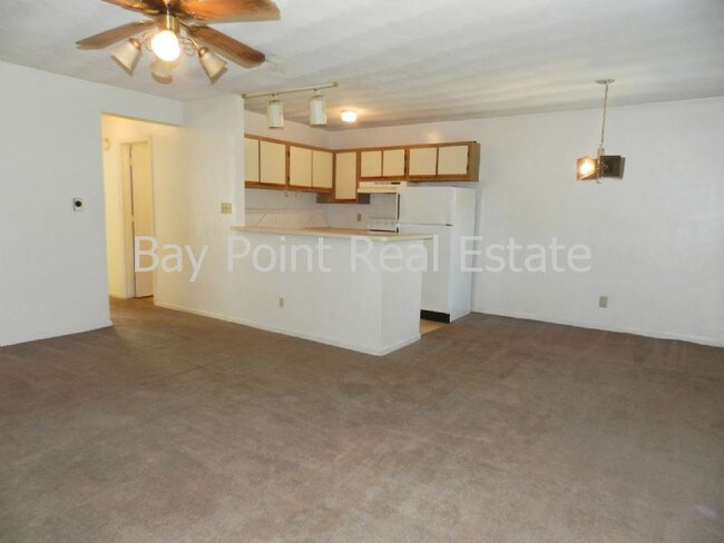 Foto del edificio - 7427 Tyndale Ct