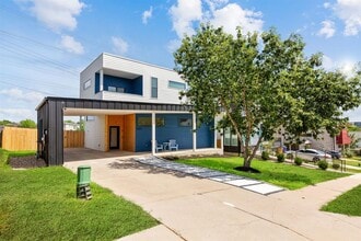 Building Photo - 5809 Toscana Ave