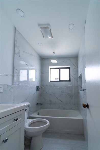 Building Photo - 4361 SW 97th Ct