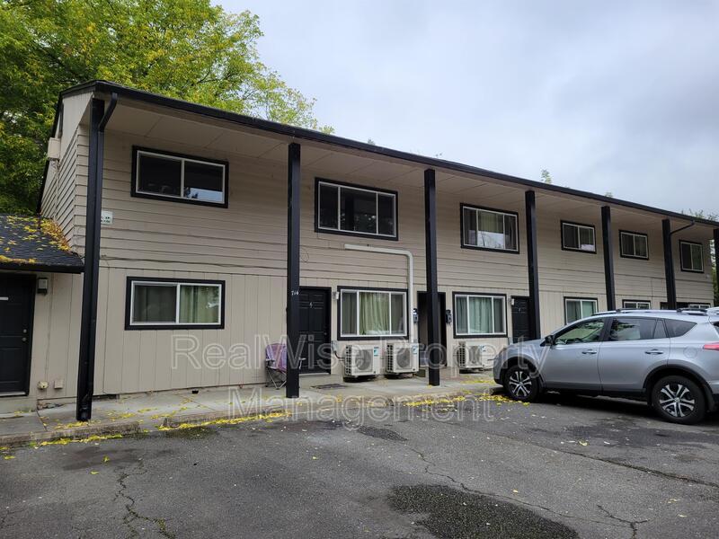 714 SE 10th St Unit 5, Grants Pass, OR 97526 Condo for Rent in Grants