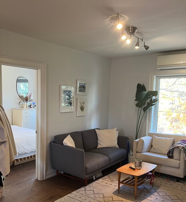 Photo du bâtiment - 581 Dovercourt Rd