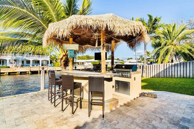 Building Photo - 277 Tropic Dr